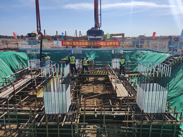03 1#余热锅炉第一罐砼浇筑现场.jpg 03 1#余热锅炉第一罐砼浇筑现场.jpg