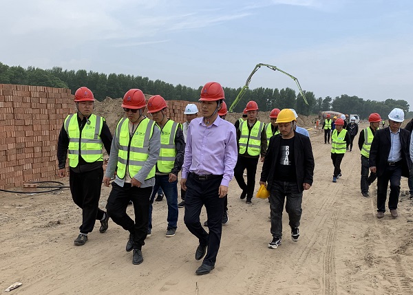 双汇集团副总裁赛俊选一行莅临阜新双汇禽业养殖项目视察指导工作.jpg 双汇集团副总裁赛俊选一行莅临阜新双汇禽业养殖项目视察指导工作.jpg