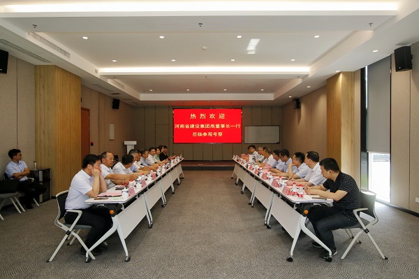 座谈会现场.jpg 座谈会现场.jpg