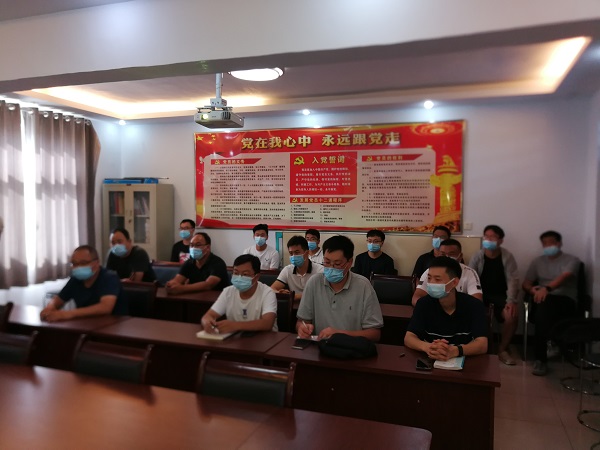 2、参加技术援助的平博买球(中国)工程技术人员.jpg 2、参加技术援助的平博买球(中国)工程技术人员.jpg