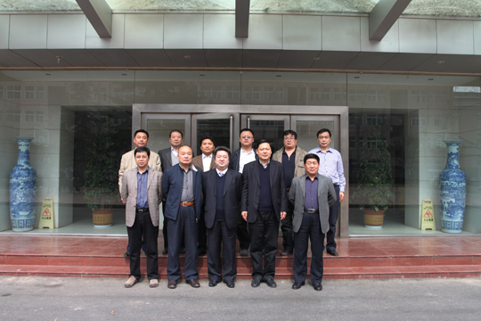 来访领导与半岛买球官网领导合影